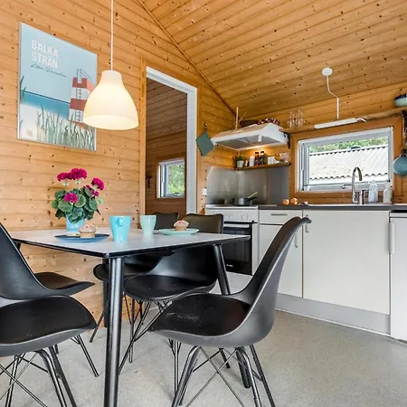 2 Bedroom Awesome In Casa de Férias *